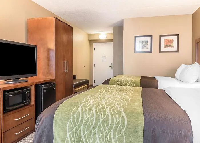 Comfort Inn & Suites Piqua-Near Troy-I75